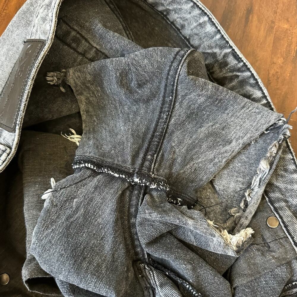 One Teaspoon Grey Acid Wash High-Rise Cutoff Jean Shorts - Picture 7 of 12